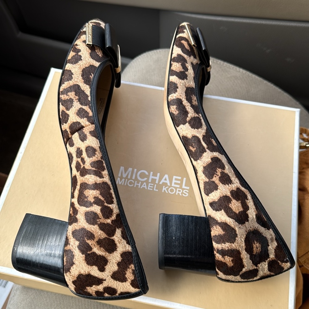 Michael Kors Kiera Mid Pump Leopard Haircalf Pumps - Picture 10 of 15